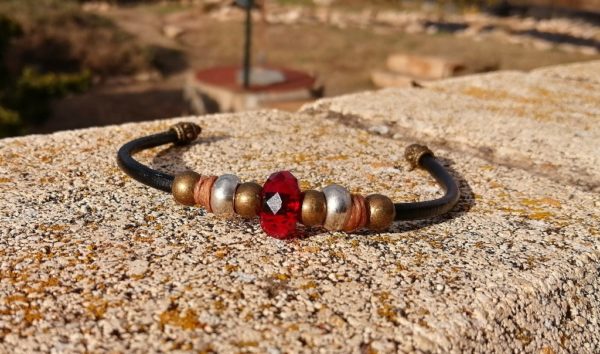 Pulseras estilo boho, disponible en piedra roja o ambar